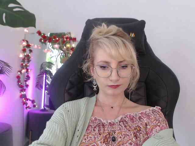 CinderellaMoon webcam
