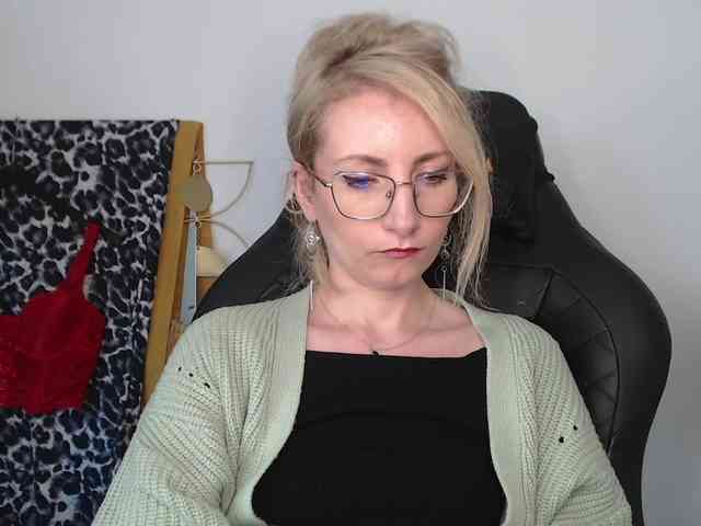 CinderellaMoon webcam