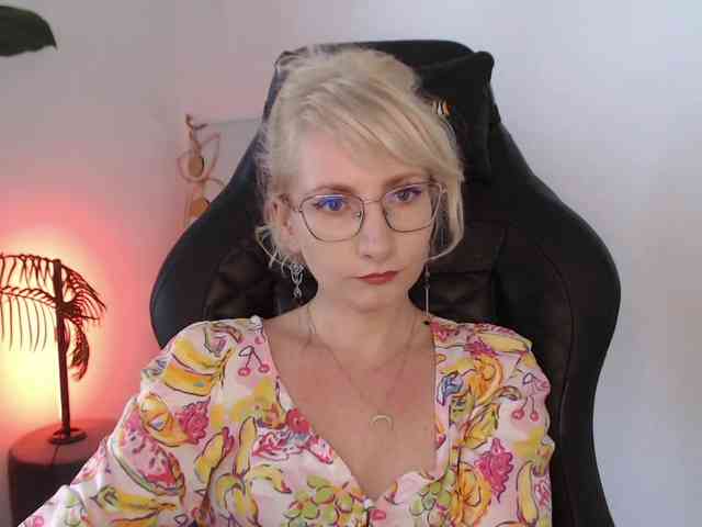 CinderellaMoon webcam