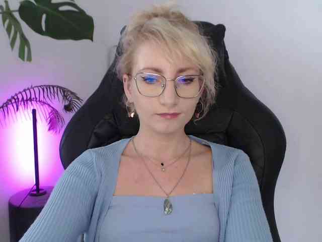 CinderellaMoon webcam