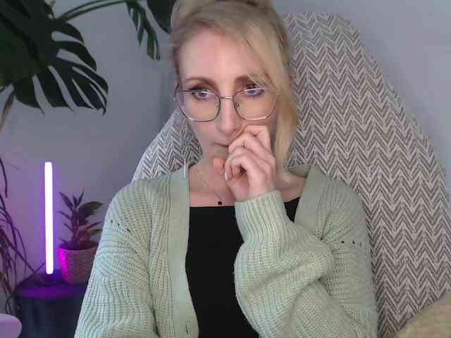 CinderellaMoon webcam