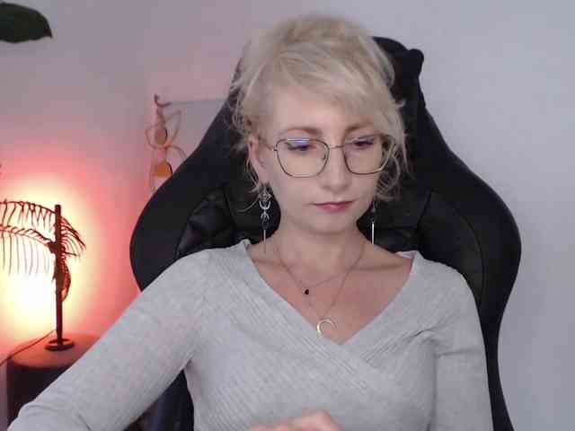 CinderellaMoon webcam