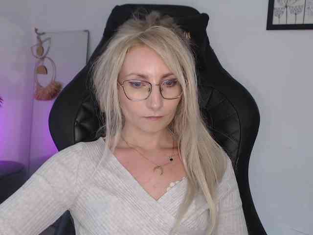 CinderellaMoon webcam