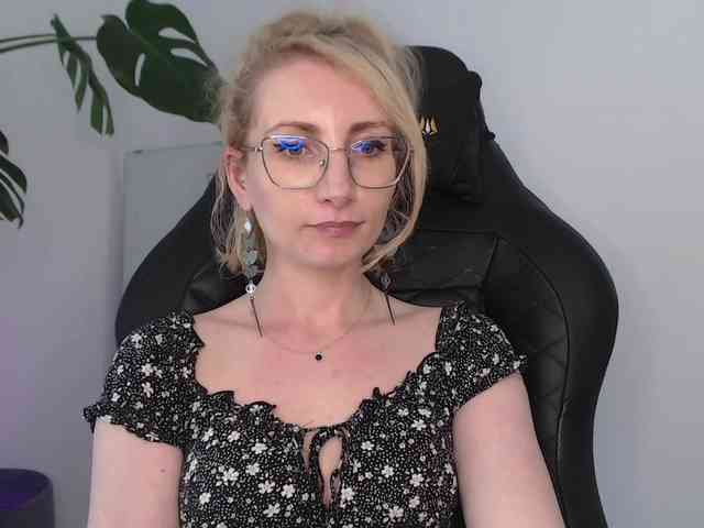 CinderellaMoon webcam