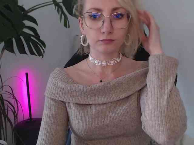 CinderellaMoon webcam