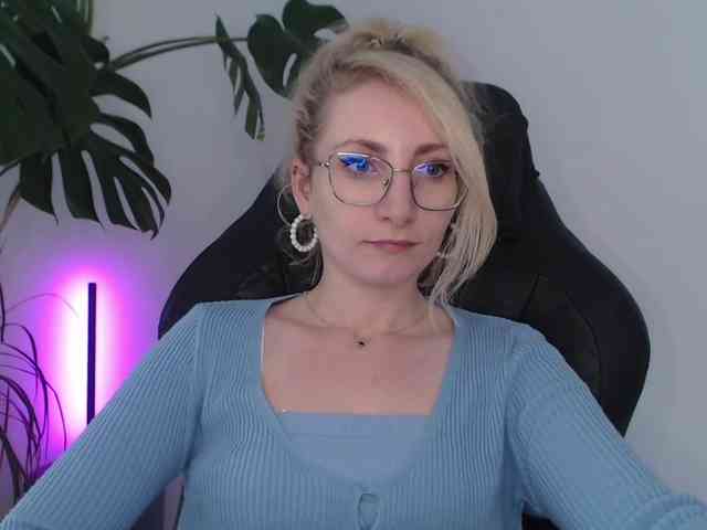 CinderellaMoon webcam