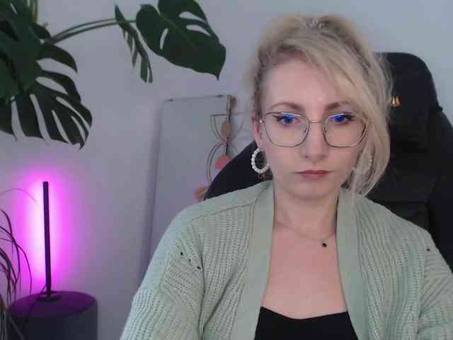 CinderellaMoon webcam