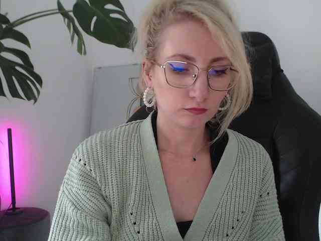 CinderellaMoon webcam
