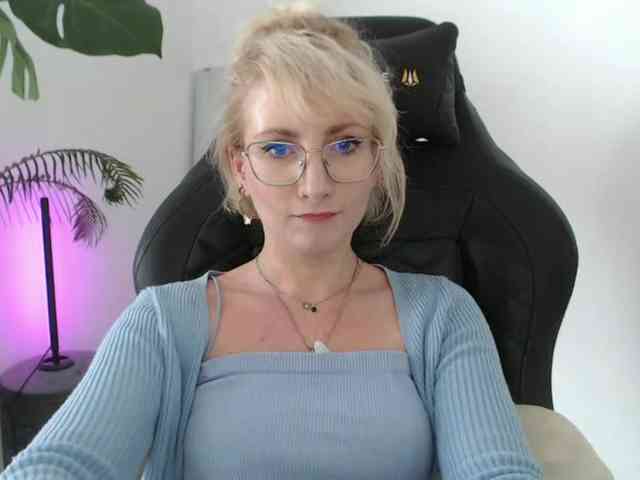 CinderellaMoon webcam