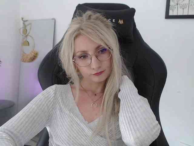 CinderellaMoon webcam