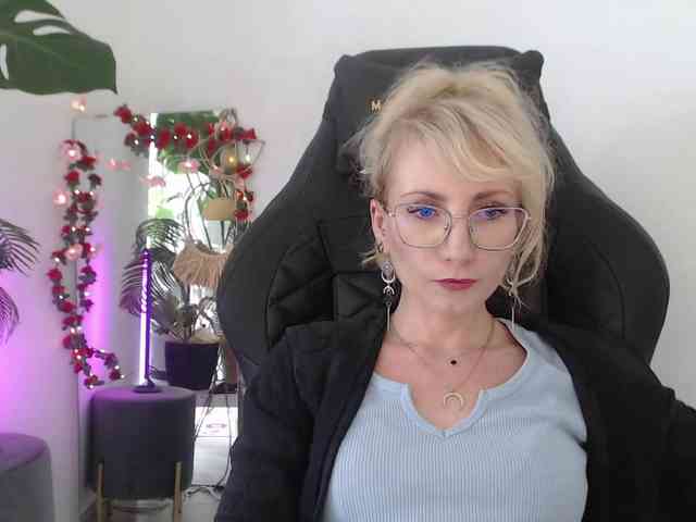 CinderellaMoon webcam