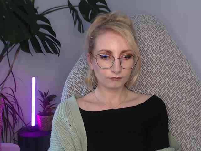 CinderellaMoon webcam