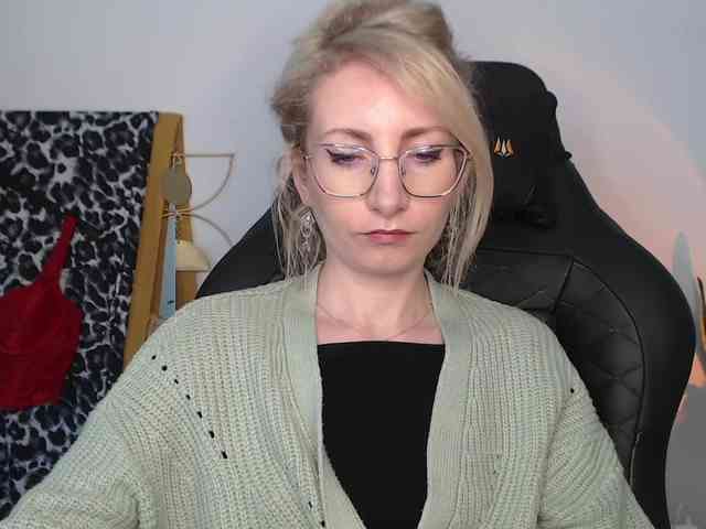 CinderellaMoon webcam