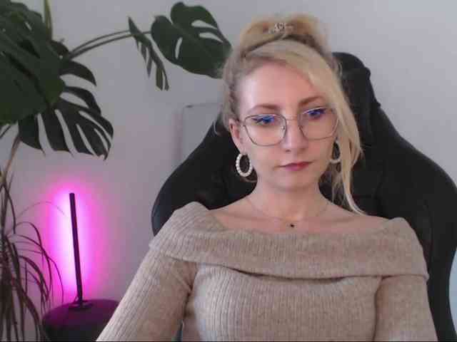 CinderellaMoon webcam