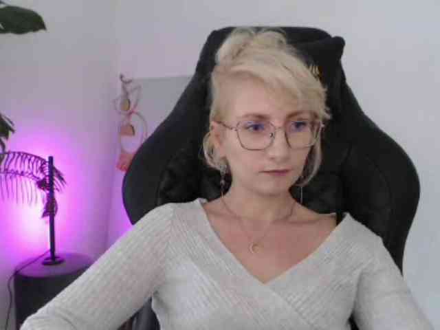 CinderellaMoon webcam