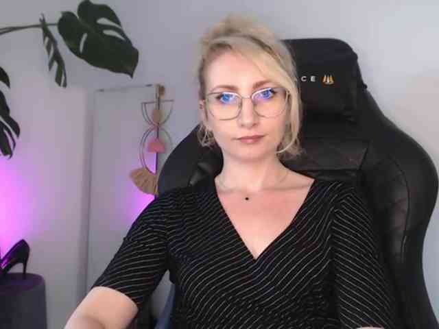 CinderellaMoon webcam