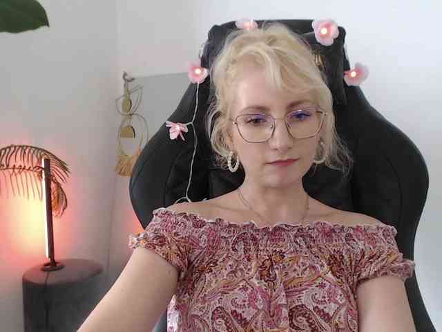 CinderellaMoon webcam