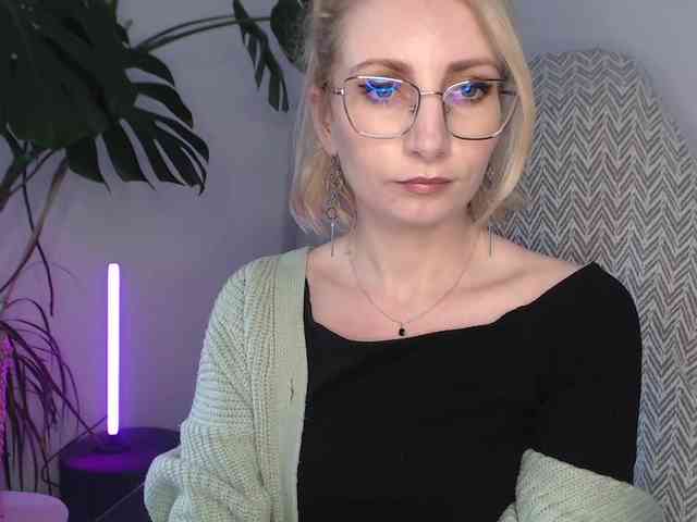 CinderellaMoon webcam