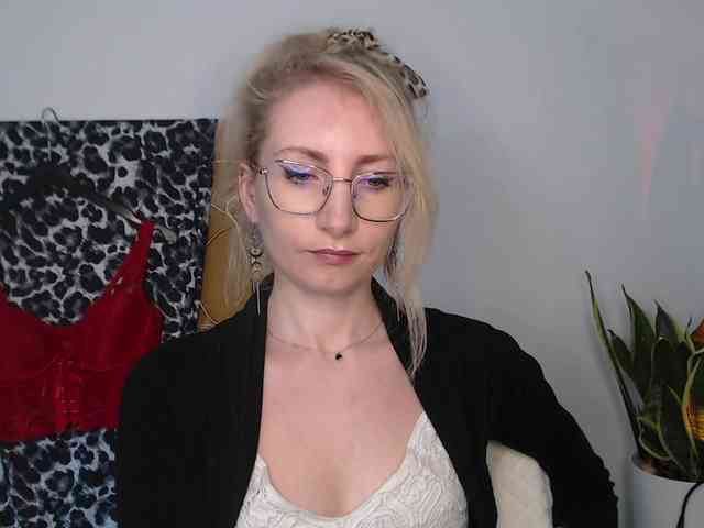 CinderellaMoon webcam