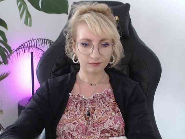 CinderellaMoon webcam