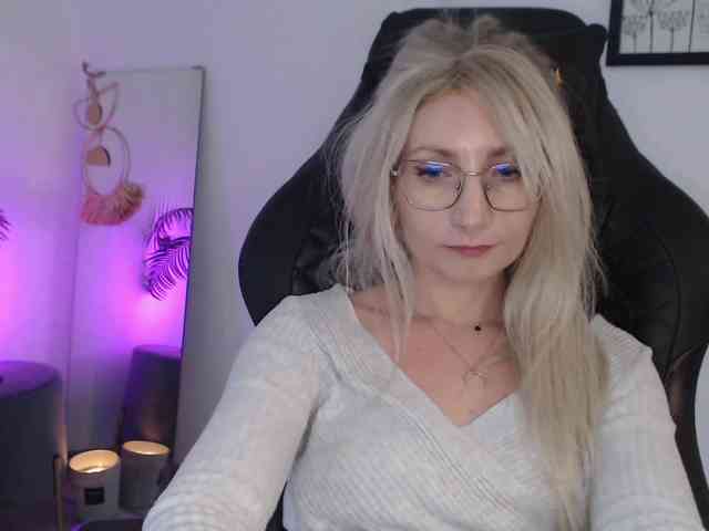 CinderellaMoon webcam