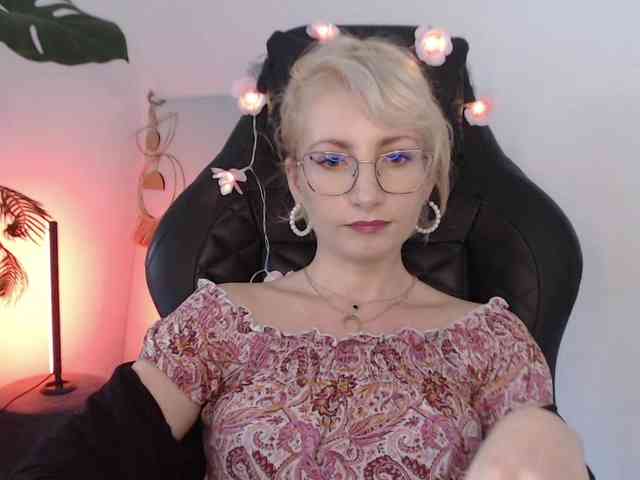 CinderellaMoon webcam