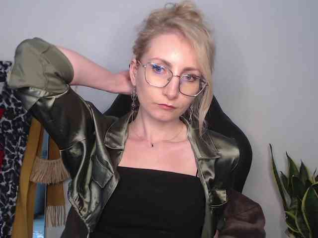 CinderellaMoon webcam