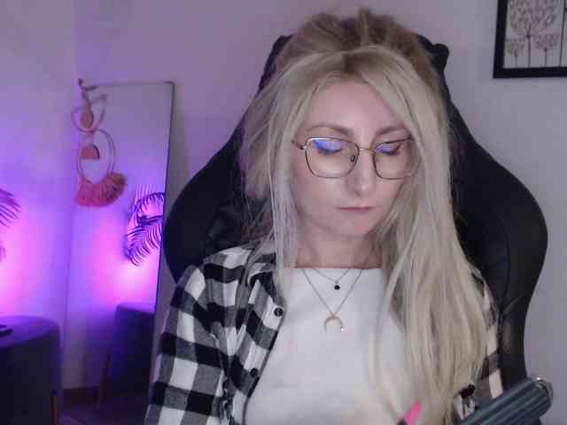 CinderellaMoon webcam