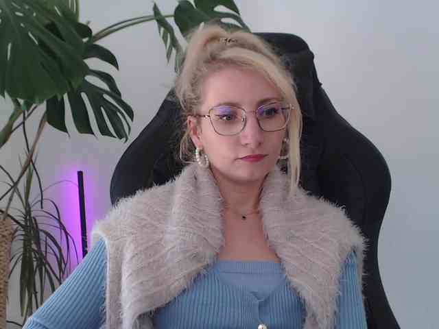 CinderellaMoon webcam