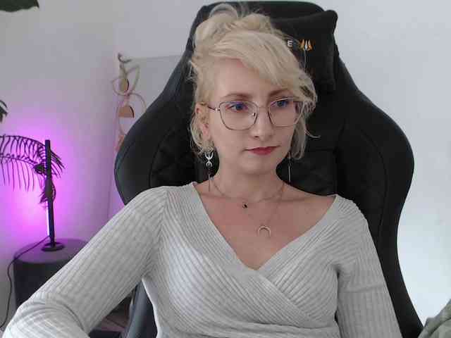 CinderellaMoon webcam