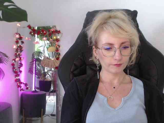 CinderellaMoon webcam