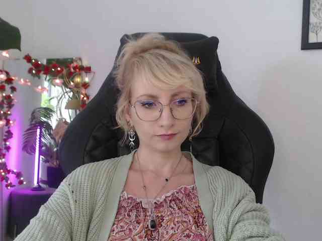 CinderellaMoon webcam