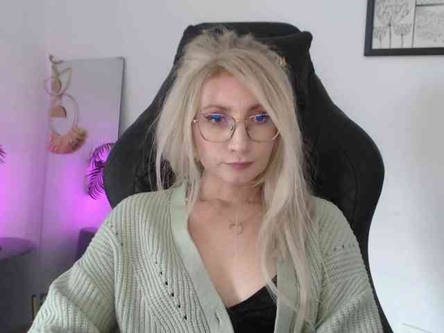 CinderellaMoon webcam