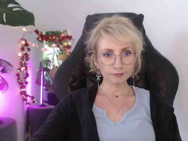 CinderellaMoon webcam