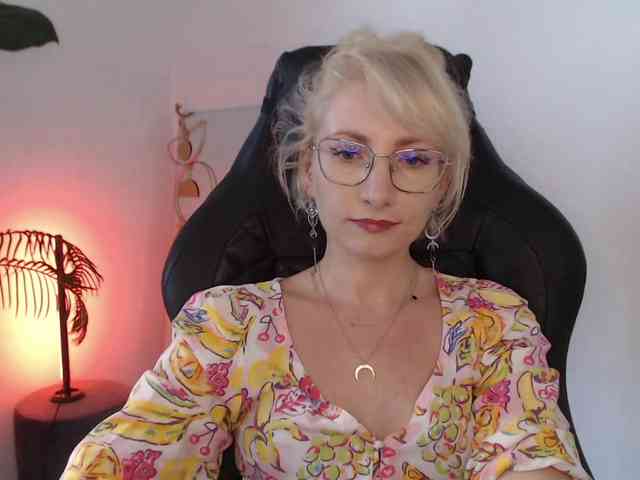 CinderellaMoon webcam