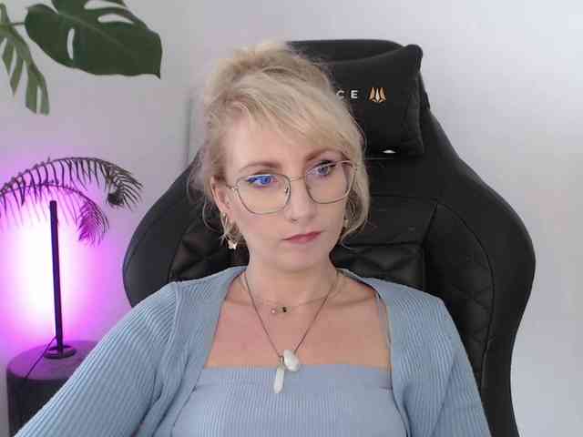 CinderellaMoon webcam