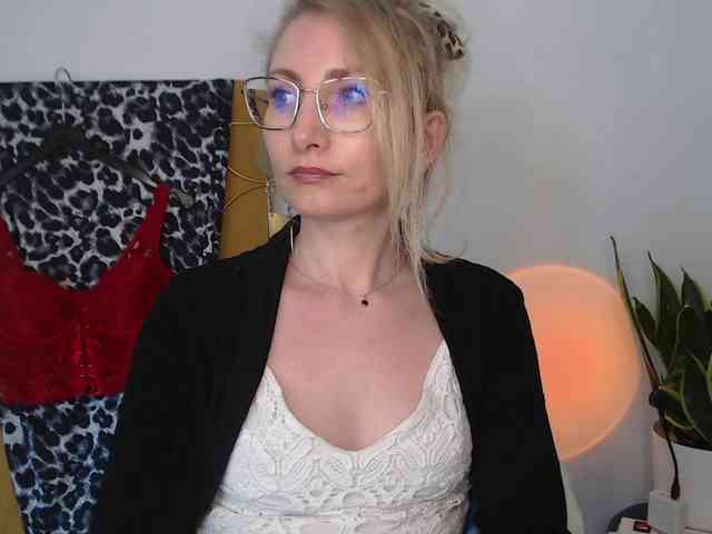 CinderellaMoon webcam