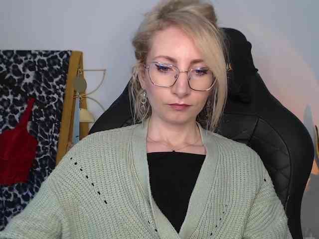 CinderellaMoon webcam