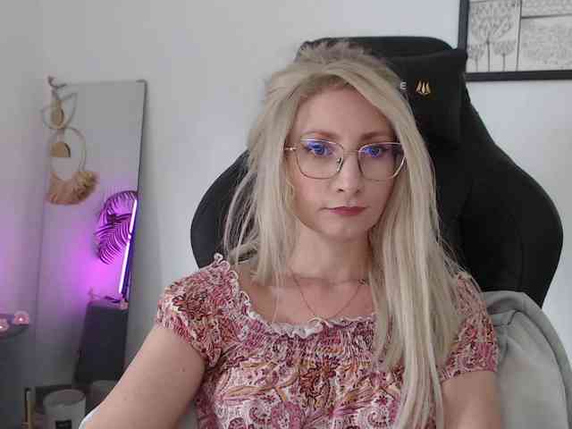 CinderellaMoon webcam