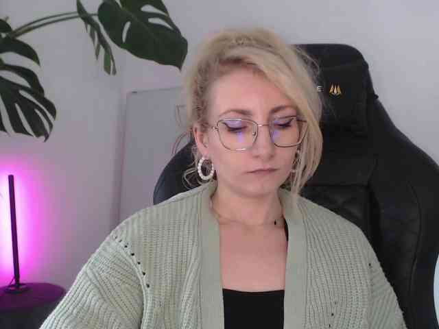 CinderellaMoon webcam