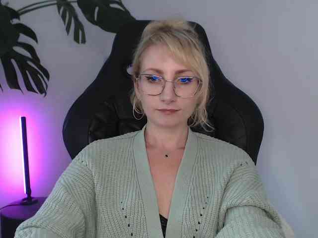 CinderellaMoon webcam