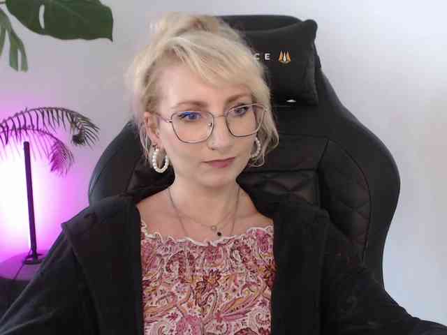 CinderellaMoon webcam