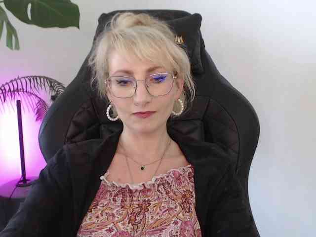 CinderellaMoon webcam