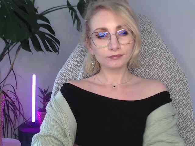 CinderellaMoon webcam