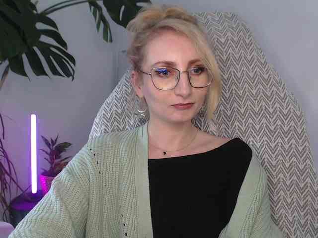 CinderellaMoon webcam