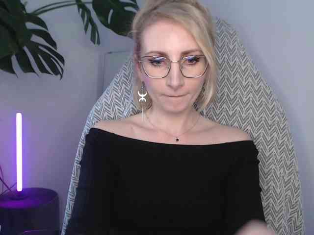 CinderellaMoon webcam