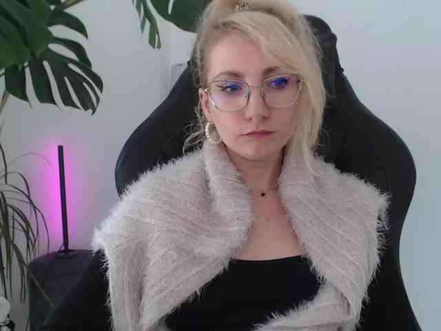 CinderellaMoon webcam