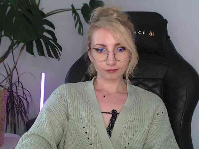CinderellaMoon webcam