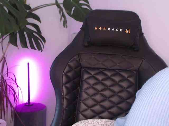 CinderellaMoon webcam