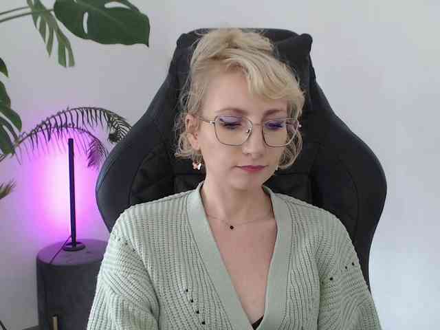 CinderellaMoon webcam